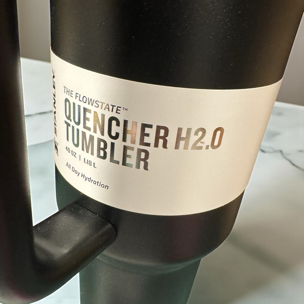 Stanley Flip Straw Quencher ProTour Tumbler 40 oz NIB Black - Picture 6 of 14